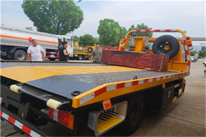 岳阳楼附近拖车电话号码服务